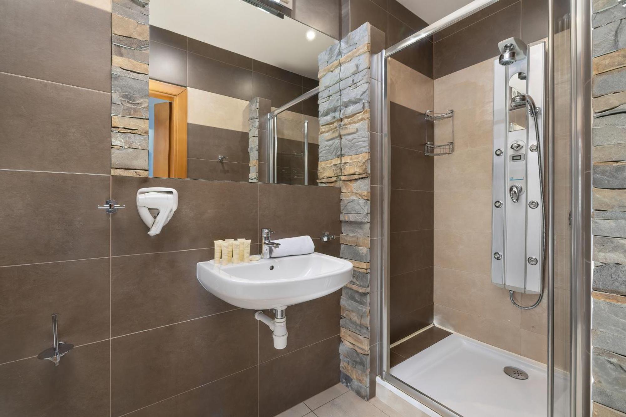 Przestronne Apartamenty W Zakopanem Z Trzema Sypialniami I Parkingiem By Noclegi Renters Ngoại thất bức ảnh